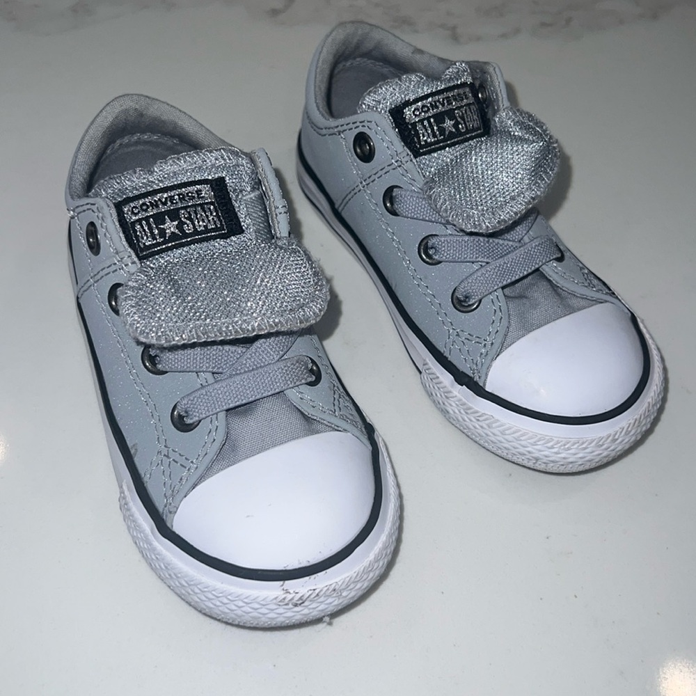 Size 7 toddler girl Converse shoes